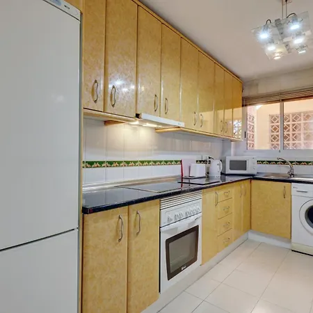 Luxury 2 Bed Freeview Tv Wi Daire Marbella