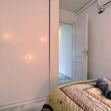 Luxury 2 Bed Freeview Tv Wi Daire Marbella